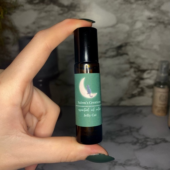 ✨Essential Oil Roller Perfume✨ - Picture 1 of 2